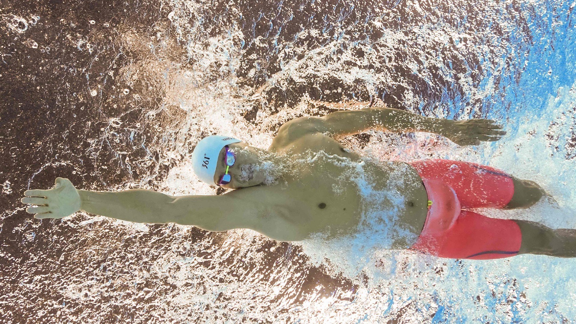 城市滑板极限表演，街头运动的新潮流，城市滑板视频